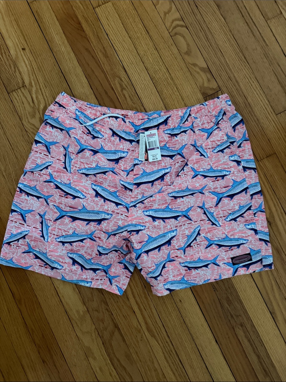 Vineyard vines Men's Pink Fish Print Swim Trunks